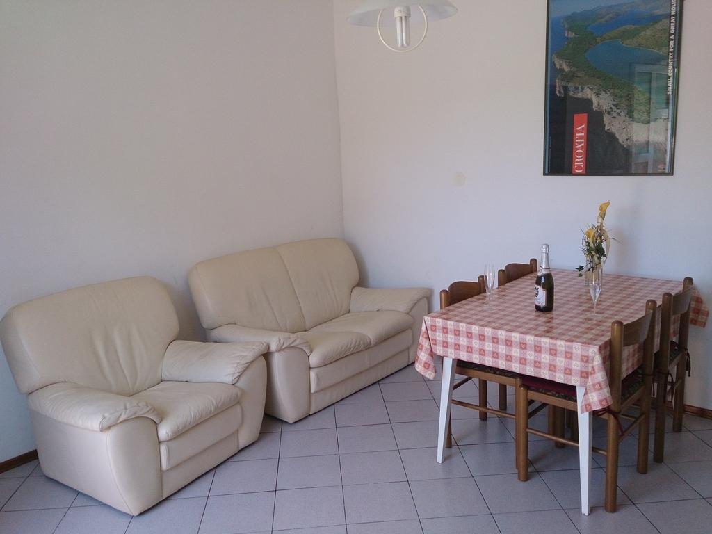 Apartments Valentino Supetarska Draga Pokój zdjęcie